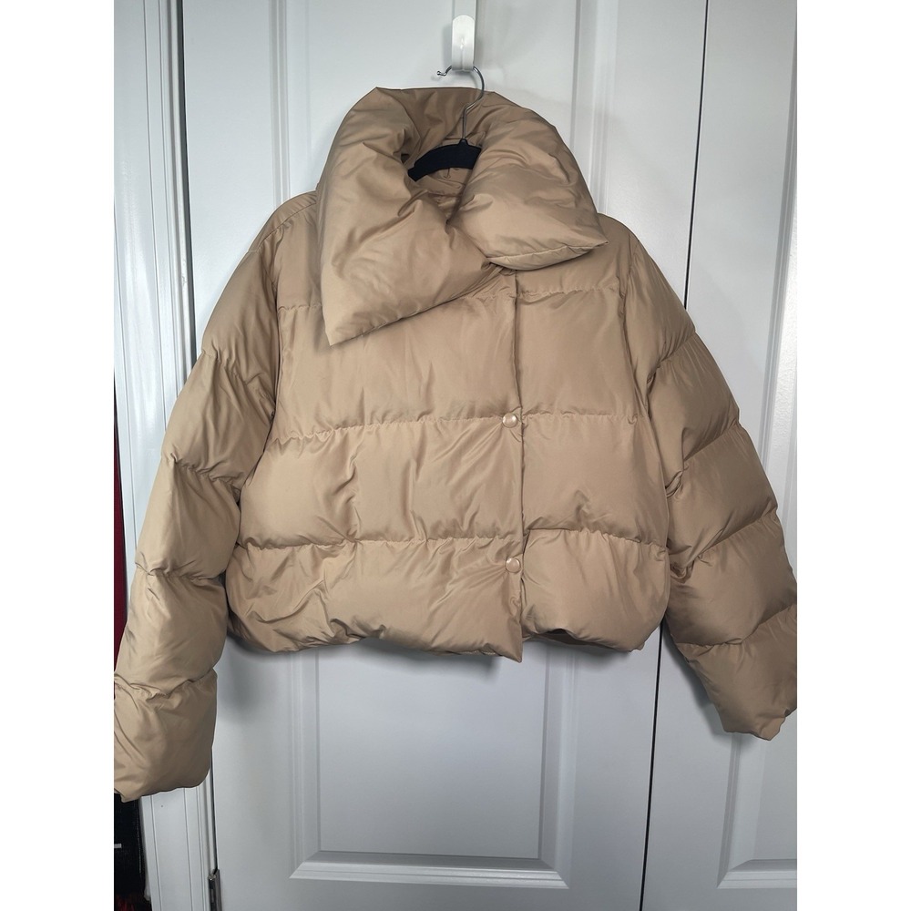 SHEIN Women's Beige Puffer Jacket Snapโ Buttons Size Medium